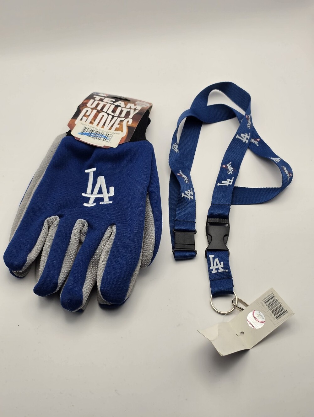 LA Dodgers Gloves & Lanyard